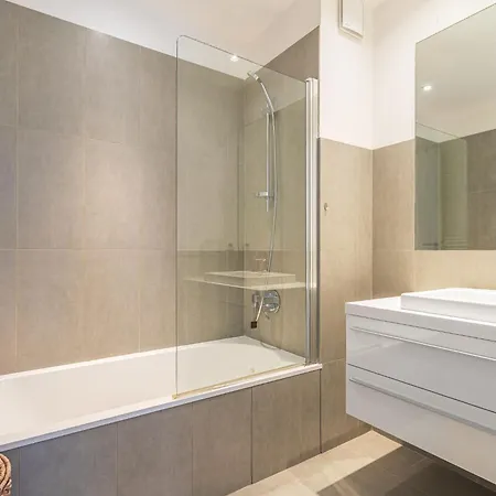 Daire Le Grand Pavois-3 By Interhome *